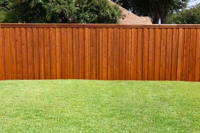 Fence-cleaning-and-Repair