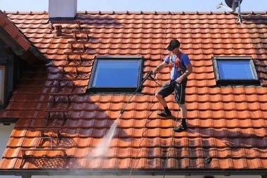 Kirkland roof cleaning services in WA near 98033