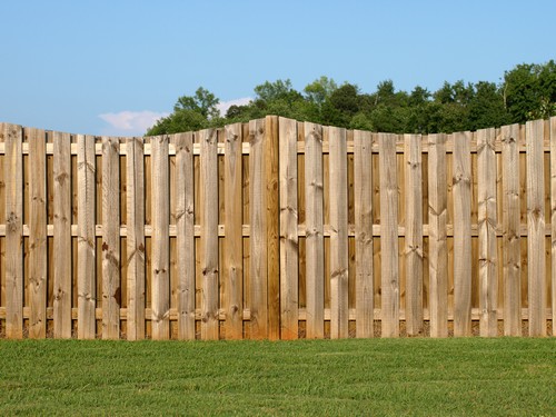 Let us fix your Seattle broken fence in WA near 98101